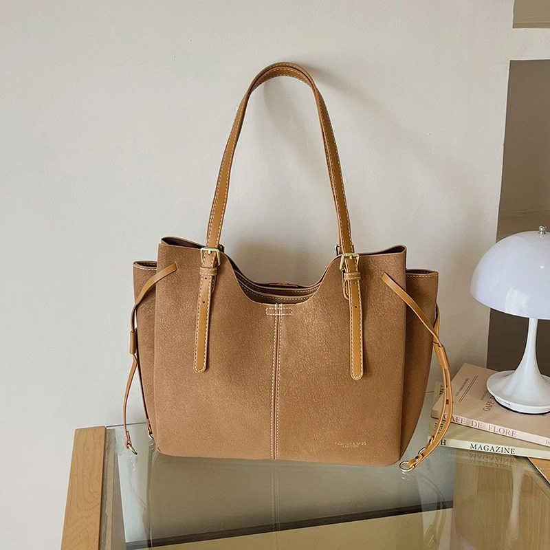 กระเป๋าโท้ทผู้หญิงหรูหรา ประดั - Leatherwork Designs บทวิจารณ์และราคา